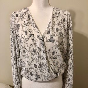 Women’s Astr the label ivory black floral top
